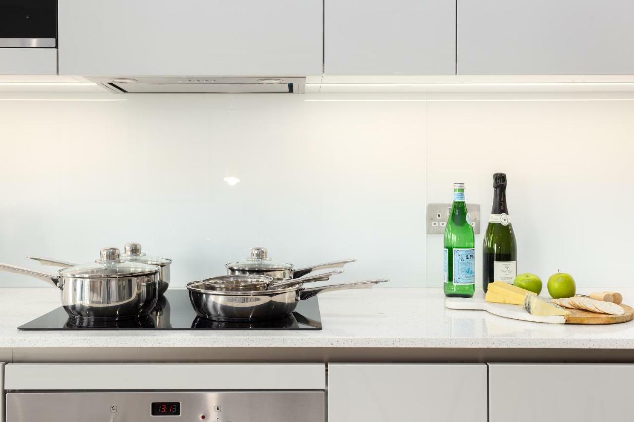Two Bedroom Serviced Apartment With Balcony In Weymouth Building, Deacon Street London Exterior photo